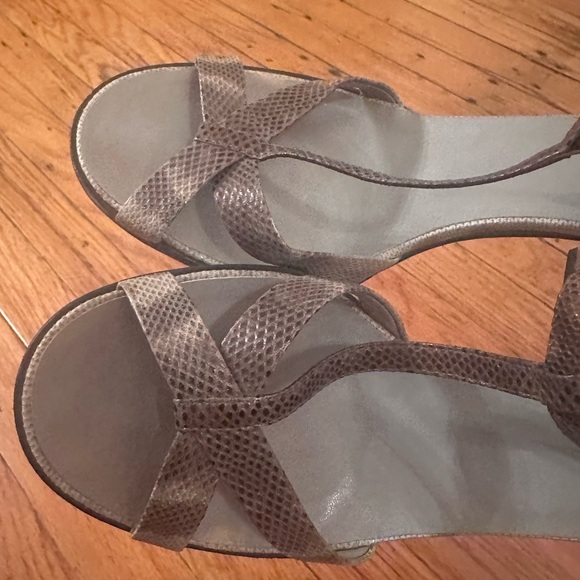 ICONIC GUCCI T STRAP HEELS SANDALS SIZE 8 - Picture 12 of 16